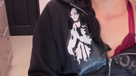 Snapshot of mal_norma chatting on January 31, 2025, 2:37 am Mal Norma online show from January 31, 2025, 2:37 am