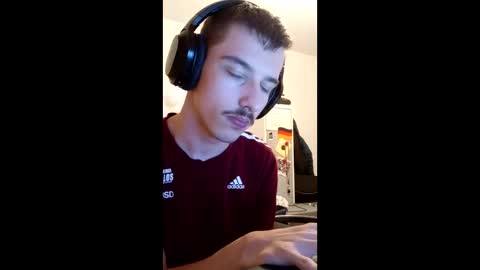 male20y online show from June 10, 2026, 9:35 pm