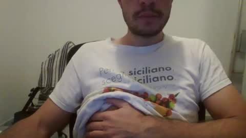 Snapshot of maleboyz chatting on March 7, 2025, 5:29 am Boybi online show from March 7, 2025, 5:29 am