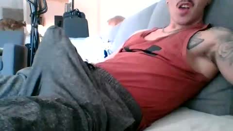 Snapshot of malemuscle11 chatting on February 5, 2025, 3:31 pm Men online show from February 5, 2025, 3:31 pm