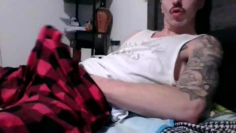 Snapshot of malemuscle11 chatting on January 13, 2026, 3:17 pm Men online show from January 13, 2026, 3:17 pm