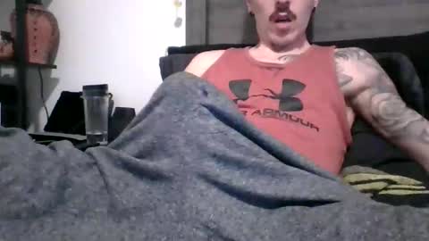 Snapshot of malemuscle11 chatting on February 8, 2026, 3:26 pm Men online show from February 8, 2026, 3:26 pm