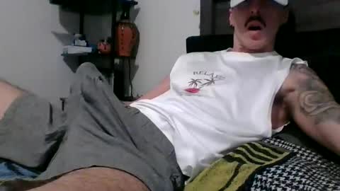 Snapshot of malemuscle11 chatting on February 10, 2026, 3:38 pm Men online show from February 10, 2026, 3:38 pm