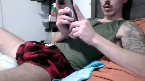 Snapshot of malemuscle11 chatting on February 18, 2026, 3:08 pm Men online show from February 18, 2026, 3:08 pm