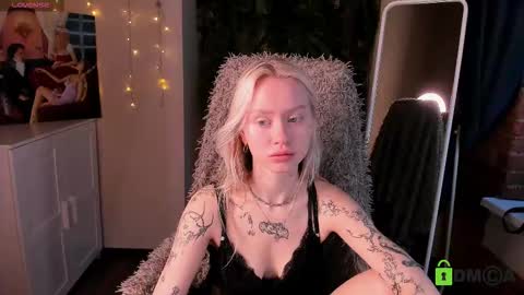 Malena online show from November 14, 2025, 10:25 am