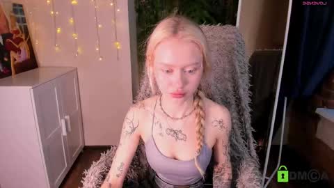 Malena online show from November 21, 2025, 10:25 am