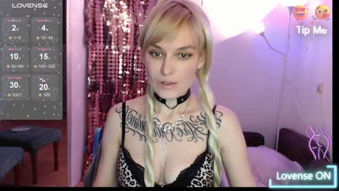 Snapshot of mali_sia chatting on December 22, 2024, 1:01 am Mischelle online show from December 22, 2024, 1:01 am