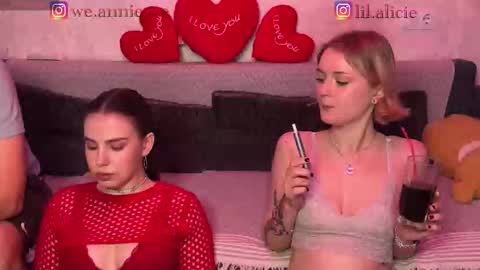 Snapshot of maliinka chatting on February 20, 2026, 8:09 pm Malinka online show from February 20, 2026, 8:09 pm