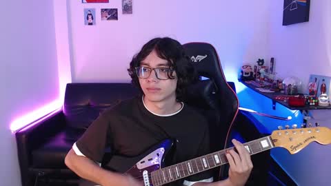 Snapshot of malik_harrison_ chatting on December 13, 2024, 4:27 pm Malik online show from December 13, 2024, 4:27 pm