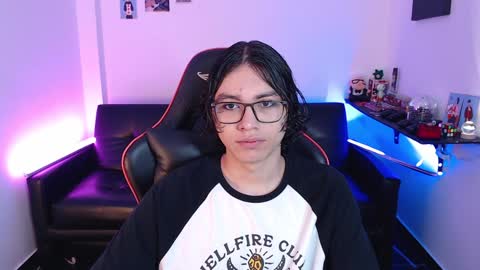 Snapshot of malik_harrison_ chatting on December 16, 2024, 3:00 pm Malik online show from December 16, 2024, 3:00 pm