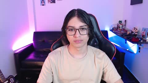 Snapshot of malik_harrison_ chatting on December 30, 2024, 3:35 pm Malik online show from December 30, 2024, 3:35 pm