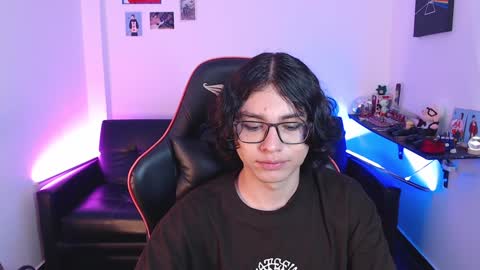 Snapshot of malik_harrison_ chatting on January 1, 2025, 7:53 pm Malik online show from January 1, 2025, 7:53 pm