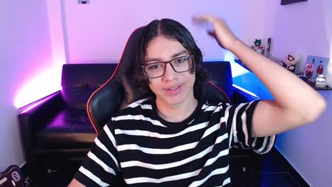 Snapshot of malik_harrison_ chatting on January 2, 2025, 3:08 pm Malik online show from January 2, 2025, 3:08 pm