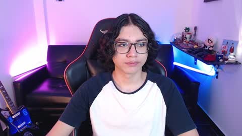 Snapshot of malik_harrison_ chatting on January 7, 2025, 3:23 pm Malik online show from January 7, 2025, 3:23 pm