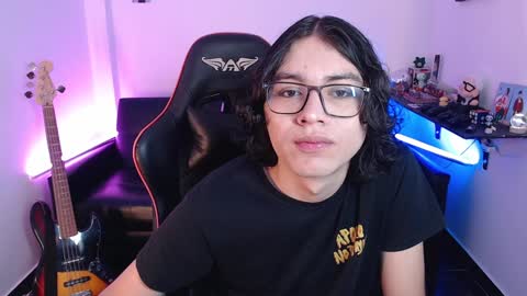 Snapshot of malik_harrison_ chatting on January 22, 2025, 3:07 pm Malik online show from January 22, 2025, 3:07 pm