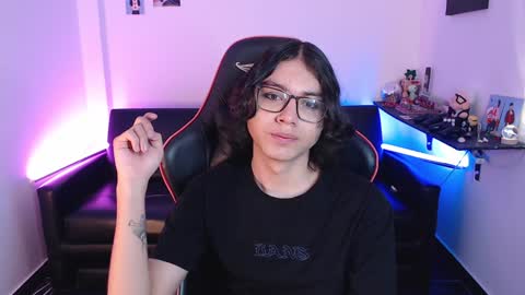 Snapshot of malik_harrison_ chatting on January 28, 2025, 4:52 pm Malik online show from January 28, 2025, 4:52 pm