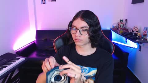 Snapshot of malik_harrison_ chatting on February 5, 2025, 3:52 pm Malik online show from February 5, 2025, 3:52 pm