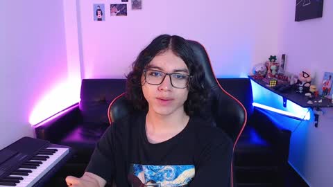 Snapshot of malik_harrison_ chatting on February 5, 2025, 6:59 pm Malik online show from February 5, 2025, 6:59 pm