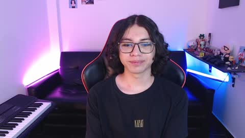 Snapshot of malik_harrison_ chatting on February 6, 2025, 5:09 pm Malik online show from February 6, 2025, 5:09 pm