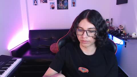 Snapshot of malik_harrison_ chatting on February 7, 2025, 5:18 pm Malik online show from February 7, 2025, 5:18 pm