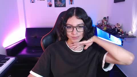 Snapshot of malik_harrison_ chatting on February 13, 2025, 3:24 pm Malik online show from February 13, 2025, 3:24 pm