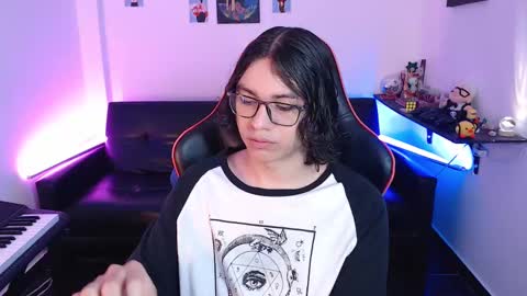 Snapshot of malik_harrison_ chatting on February 19, 2025, 2:12 pm Malik online show from February 19, 2025, 2:12 pm