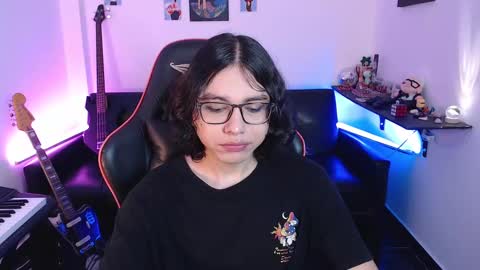 Snapshot of malik_harrison_ chatting on March 9, 2025, 3:05 pm Malik online show from March 9, 2025, 3:05 pm