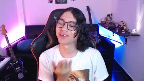 Snapshot of malik_harrison_ chatting on March 10, 2025, 6:56 pm Malik online show from March 10, 2025, 6:56 pm