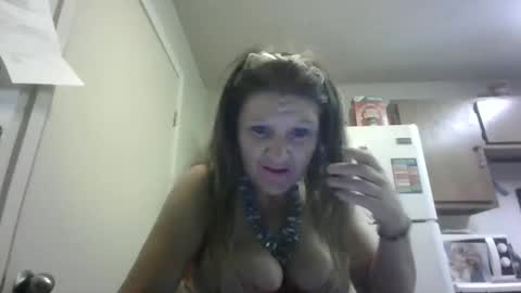 Snapshot of malinda702 chatting on December 29, 2024, 8:22 am malinda702 online show from December 29, 2024, 8:22 am