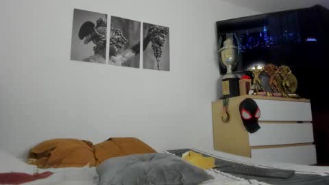 malkongarcia online show from March 16, 2026, 10:03 pm