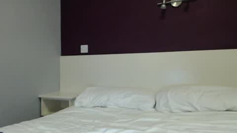 mallinia online show from February 1, 2025, 6:40 pm