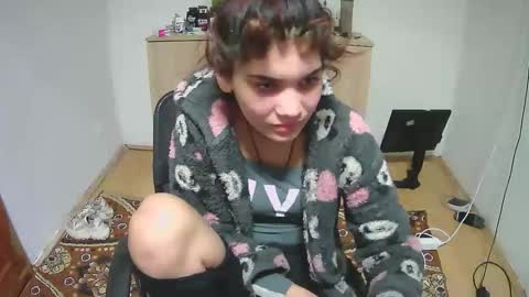 mallorymyersx online show from December 15, 2025, 8:02 pm