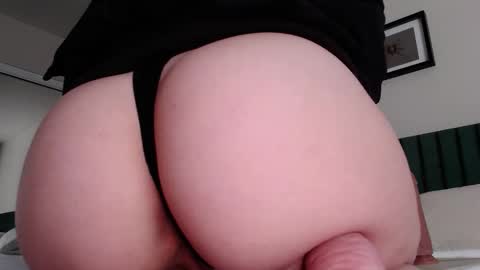 Snapshot of malthevalleyqueen chatting on January 9, 2025, 8:33 pm Mal online show from January 9, 2025, 8:33 pm