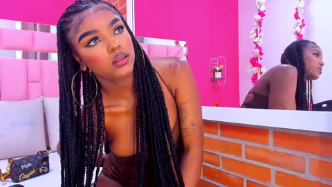 Melanie online show from December 18, 2024, 8:14 pm