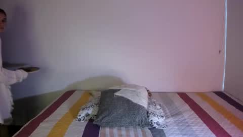 instagram  nueela   online show from November 29, 2025, 8:56 pm