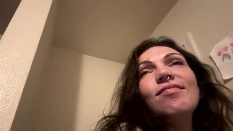 Deja  Jonjon online show from December 5, 2024, 6:32 am