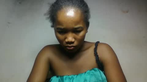 mamieriela online show from February 18, 2026, 7:54 pm