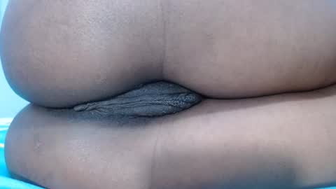 Snapshot of mamy02 chatting on January 20, 2025, 7:47 am cristal online show from January 20, 2025, 7:47 am