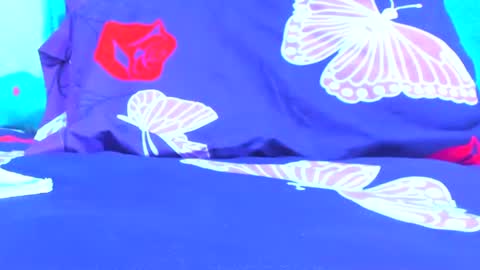 Snapshot of mamy02 chatting on October 17, 2025, 9:45 am cristal online show from October 17, 2025, 9:45 am