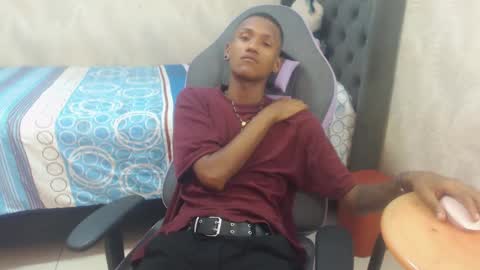 man_san11 online show from January 19, 2025, 4:14 pm