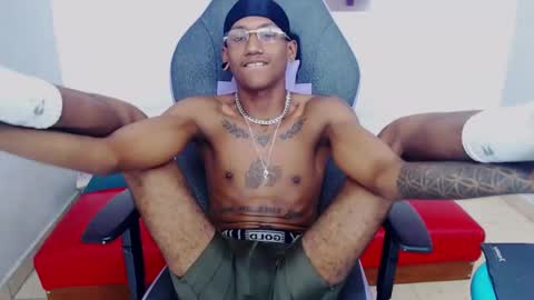 man_san11 online show from February 27, 2025, 7:47 pm