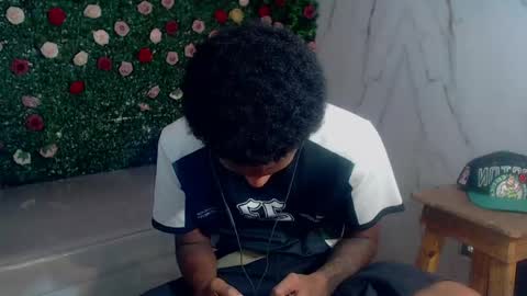 man_sant11 online show from April 15, 2026, 3:52 pm