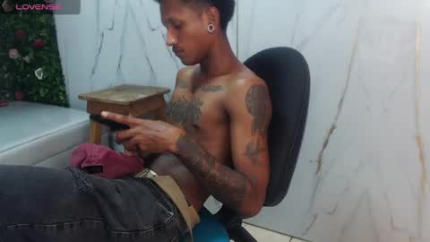 man_sant11 online show from April 18, 2026, 7:58 pm