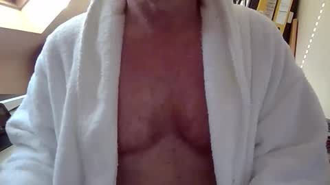 manbitcher online show from March 19, 2026, 8:18 am