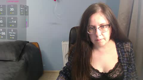 Snapshot of mandarinka28 chatting on May 11, 2026, 8:20 am mandarinka28 online show from May 11, 2026, 8:20 am