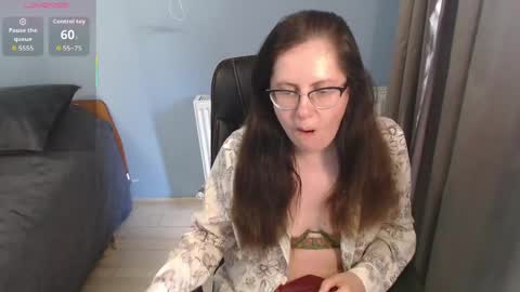 Snapshot of mandarinka28 chatting on May 18, 2026, 8:31 am mandarinka28 online show from May 18, 2026, 8:31 am