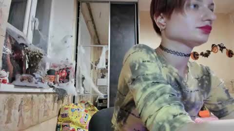 Mandy online show from October 15, 2025, 3:01 pm