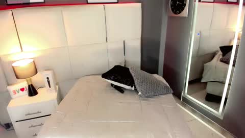 manellyksparklee online show from September 12, 2025, 2:28 pm