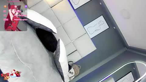 manellyksparklee online show from December 18, 2025, 1:06 pm