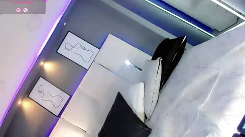 manellyksparklee online show from February 24, 2026, 1:09 pm